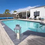 Extraordinary 3 Bedrooms Naraku Spacious וילה *