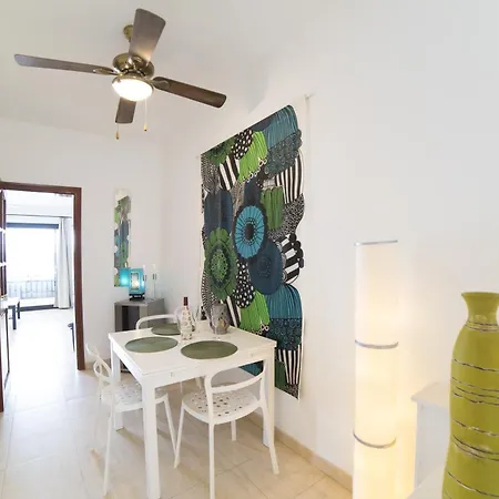 Extraordinary 3 Bedrooms Naraku Spacious Sun Terrace Outdoor Pool, Hot Tub And Bbq *