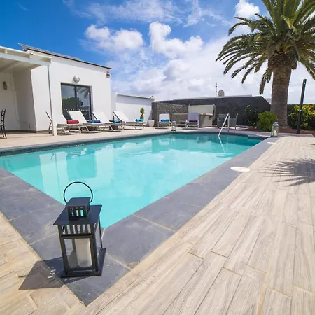 Extraordinary 3 Bedrooms Naraku Spacious 빌라