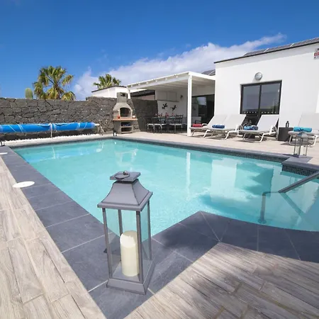 Extraordinary 3 Bedrooms Naraku Spacious Βίλα *
